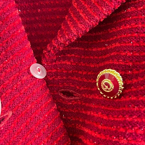 Vintage St. John red & gold button classic knit suit jacket - Picture 4 of 9